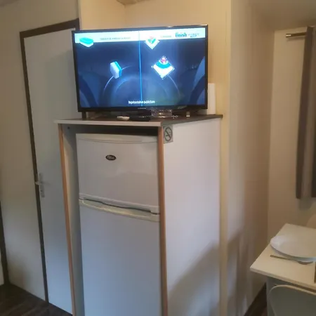 Camping Mobilhomes 6 & 4 Pers A La Bataille Clim Tv Wifi Terrasse & Confort Paris Eure Gestion Ivry-la-Bataille