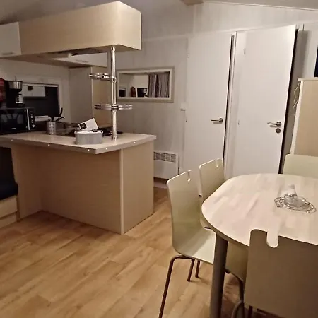 Mobilhomes 6 & 4 Pers A La Bataille Clim Tv Wifi Terrasse & Confort Paris Eure Gestion مكان تخييم